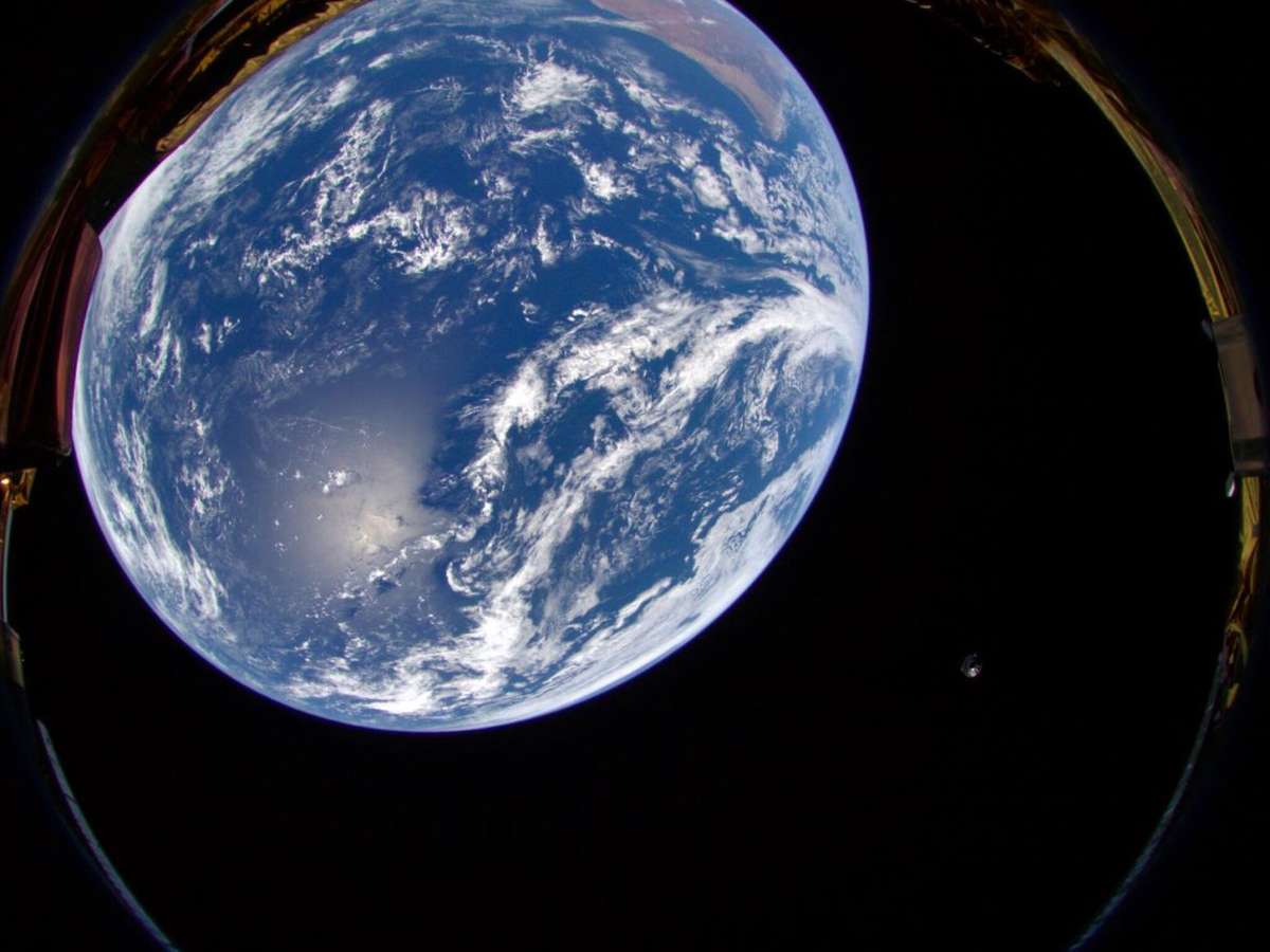 Missão privada do Japão à Lua captura foto impressionante da Terra; veja