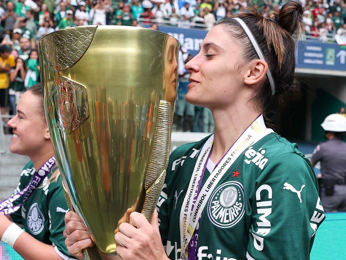 Palmeiras fecha 2022 campeão na base, profissional e no feminino - Esportes  - R7 Futebol