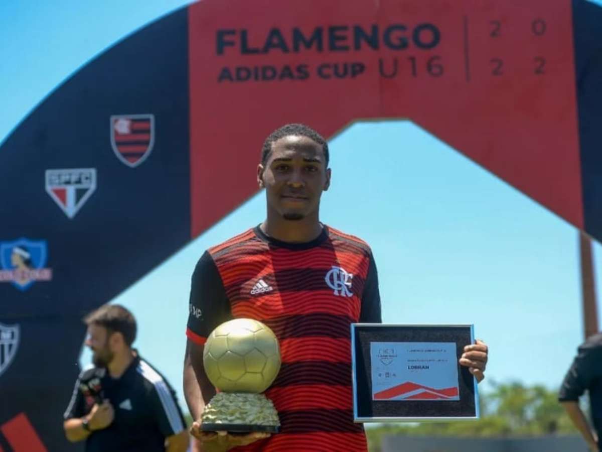 Jóia da base do Flamengo que começa a brilhar no time titular é