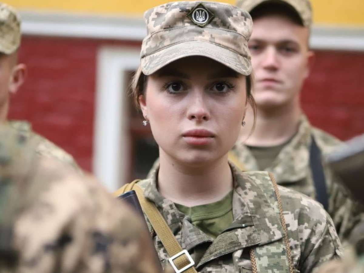 Mulheres podem ter direito a escolher o alistamento militar