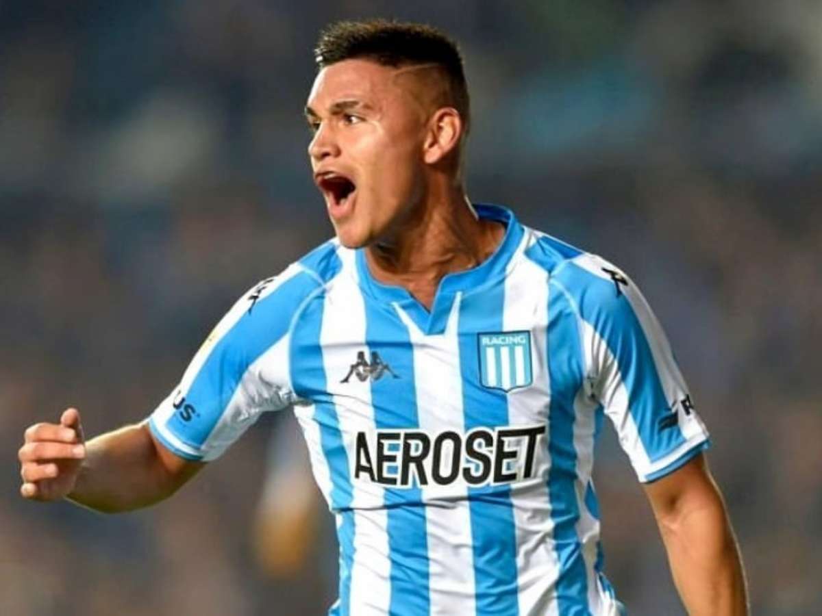 Joia do Racing, Carlos Alcaraz está próximo de clube da Premier