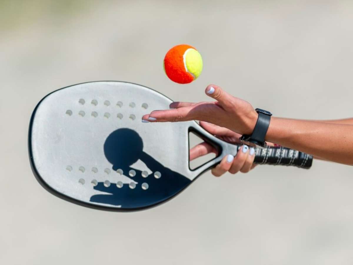 De raquete nas mãos: beach tennis ganha praticantes