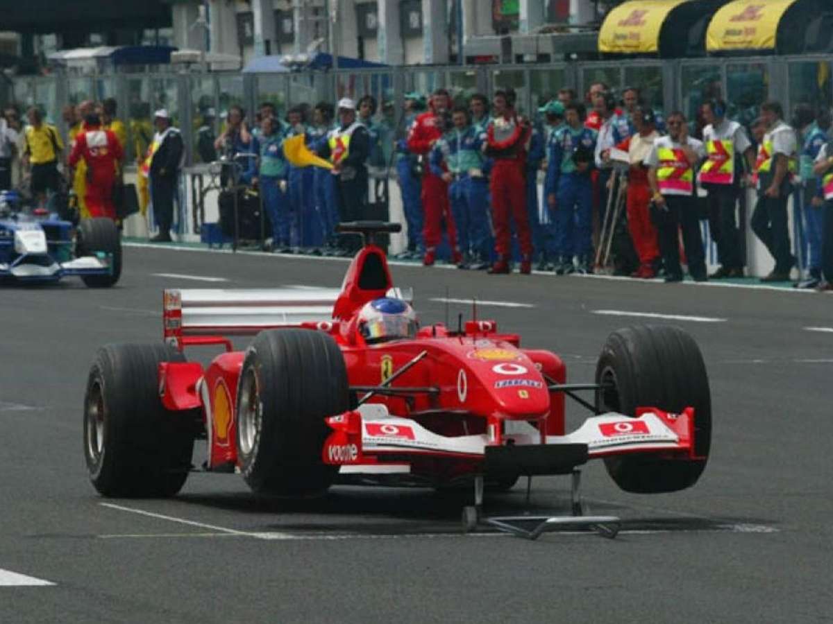 Por que o Barrichello colou um relógio no carro do Schumacher