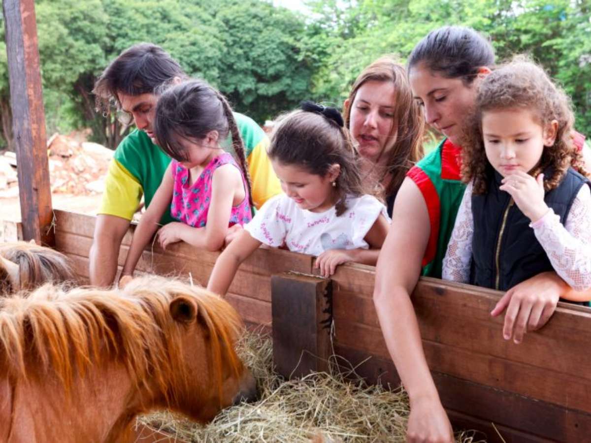 UMA FAMÍLIA QUE SE DEDICA PARA A PESCA ESPORTIVA