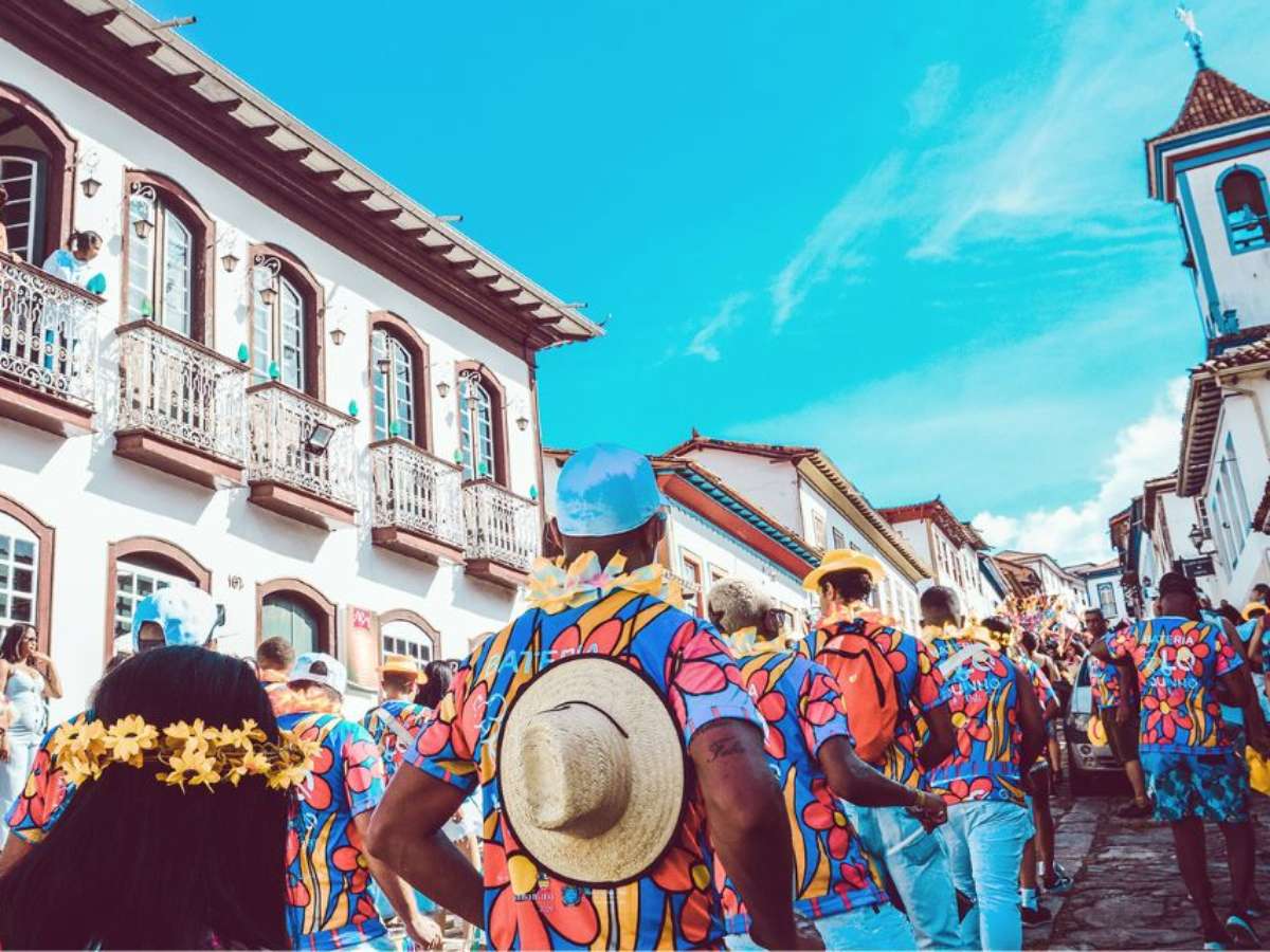 CARMO DE MINAS INOVA COM ESTRUTURA PARA O CARNAVAL - O Popular