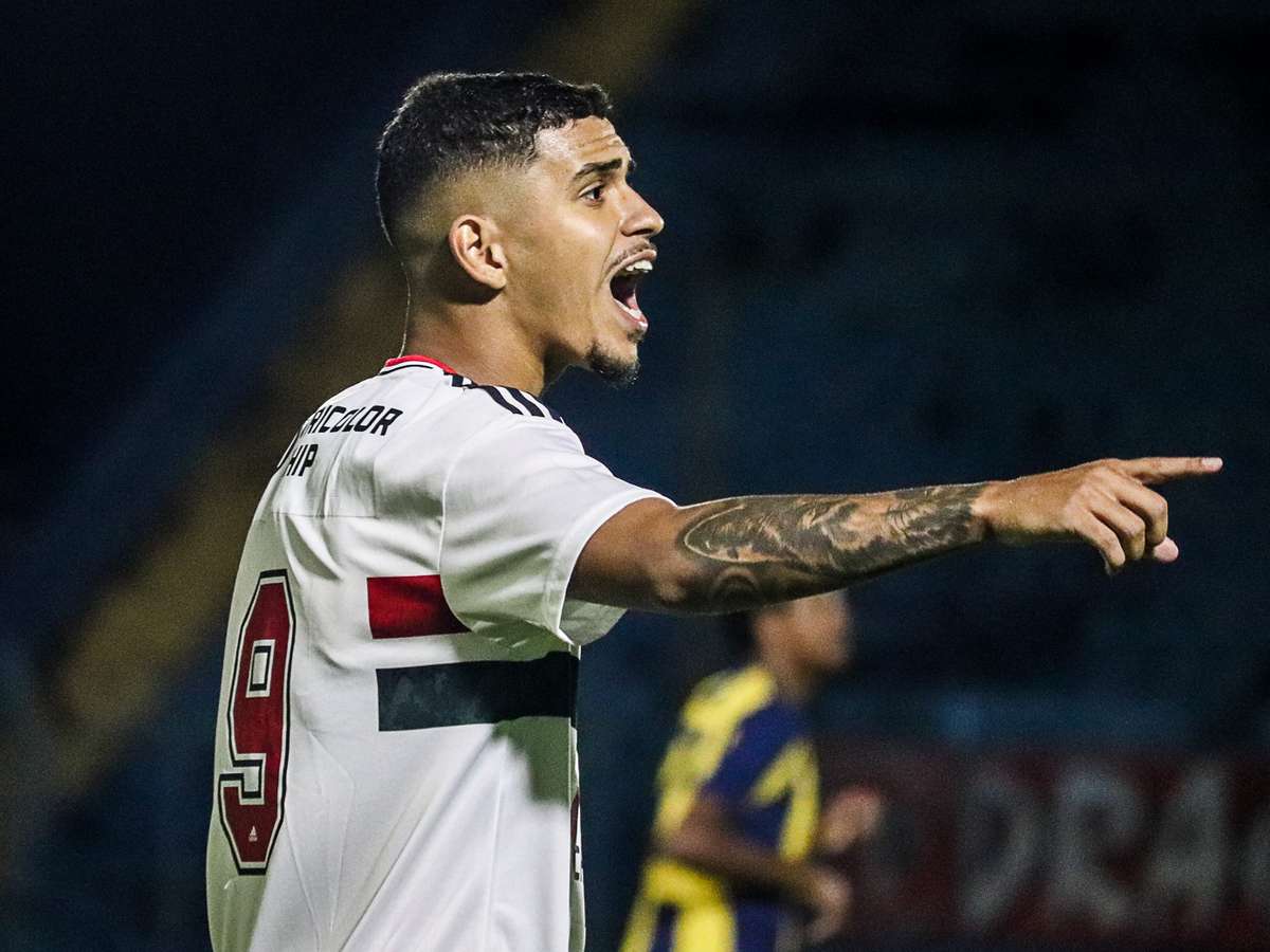 Arsenal libera promessa ex-São Paulo 