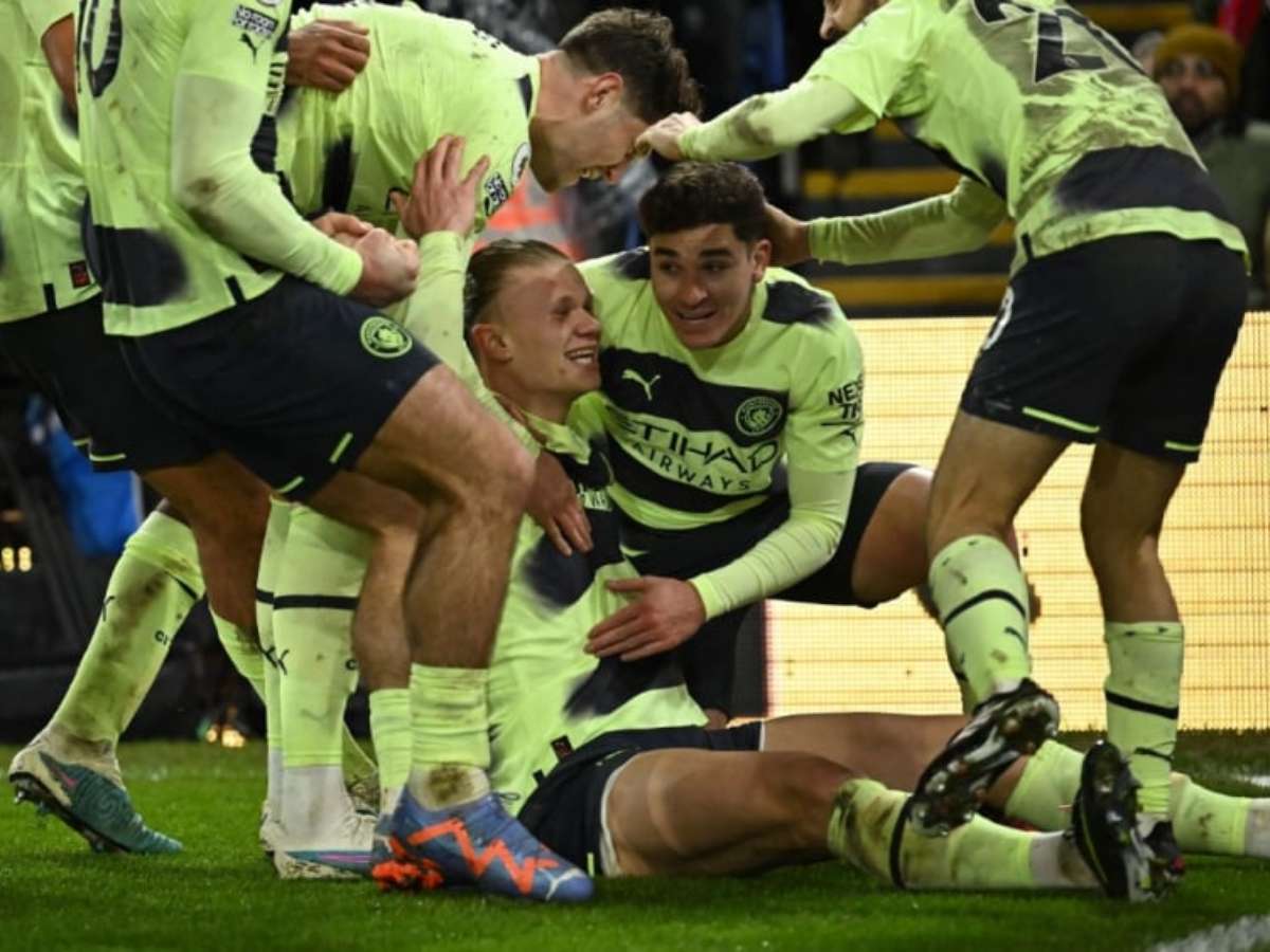 Haaland volta a marcar, City vence Brighton e mantém liderança do