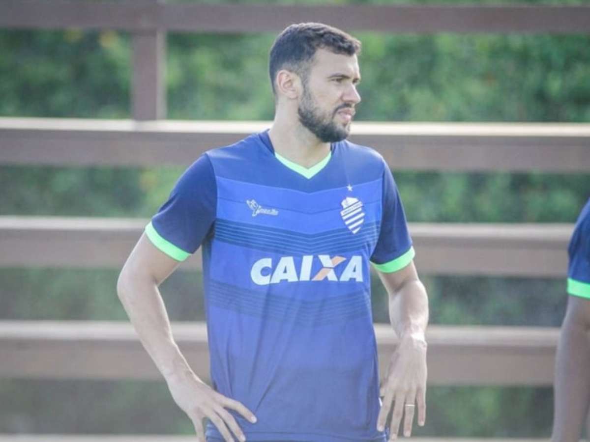 Luciano Castán valoriza ponto conquistado pelo Cruzeiro: 'Difícil