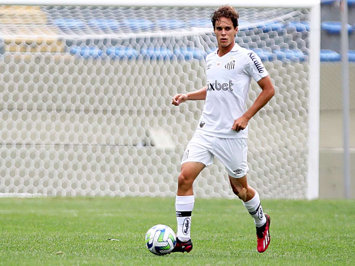 Santos Futebol Clube - Amanhã tem #MeninosDaVila! Pelo #PaulistãoSub20, o  Peixão vai até São Bernardo enfrentar o time da casa. A bola rola às 15h,  com transmissão no  do Paulistão. Vamos!