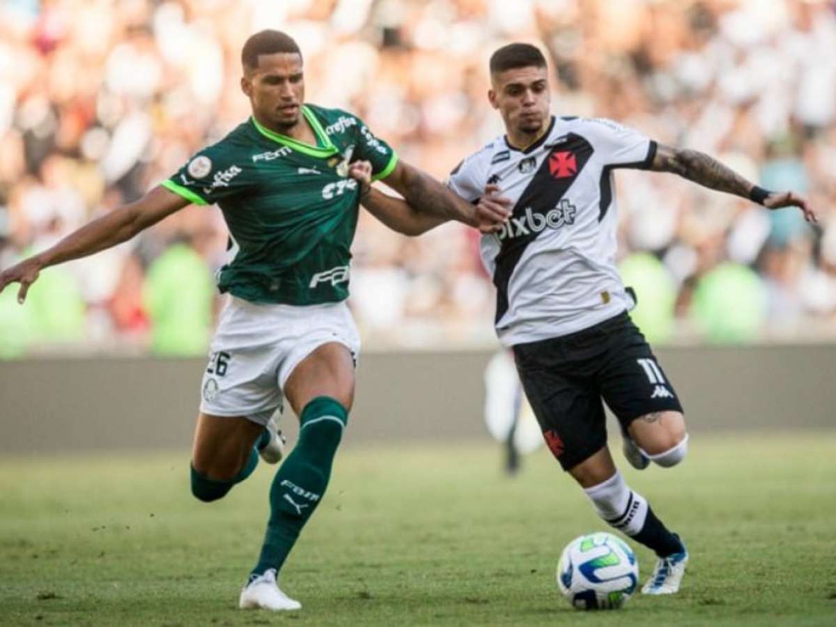 Troféu empate: torcedores do Vasco fazem a festa após equipe não