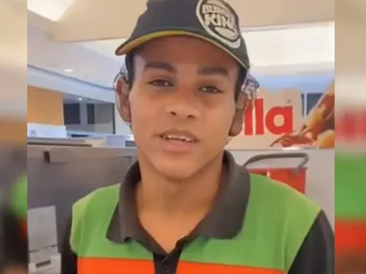 Funcionário do Burger King diz ter urinado na roupa por não poder