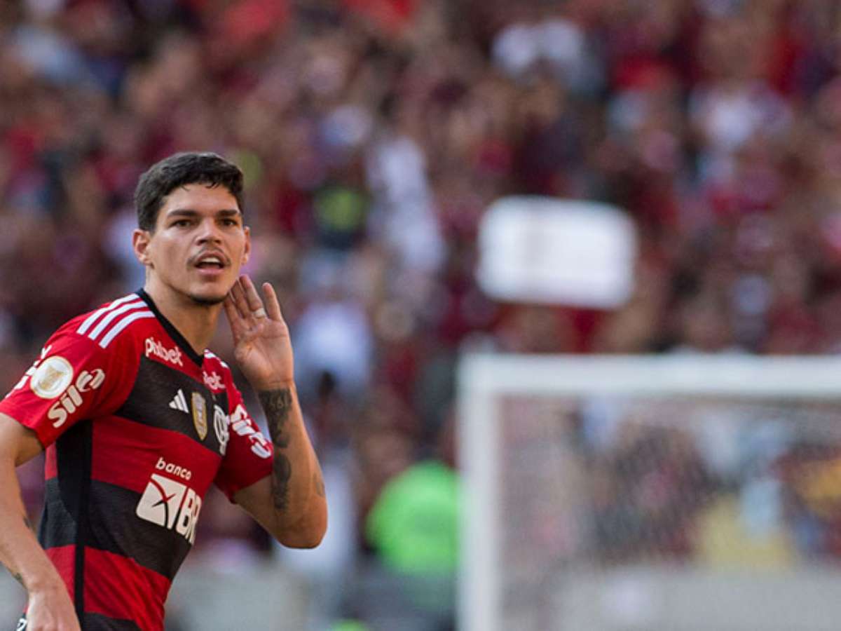 Clube saudita deve enviar proposta ao Flamengo por Ayrton Lucas