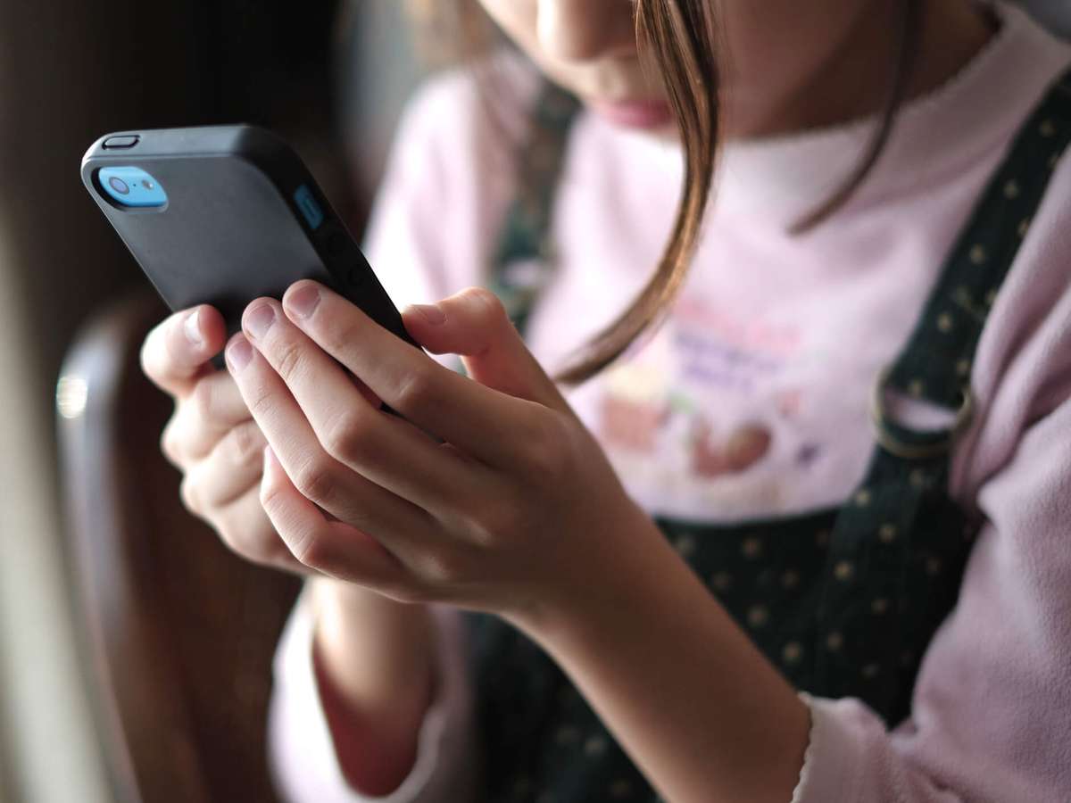 Menina de dez anos muda senha e gasta R$ 15,4 mil em jogo online