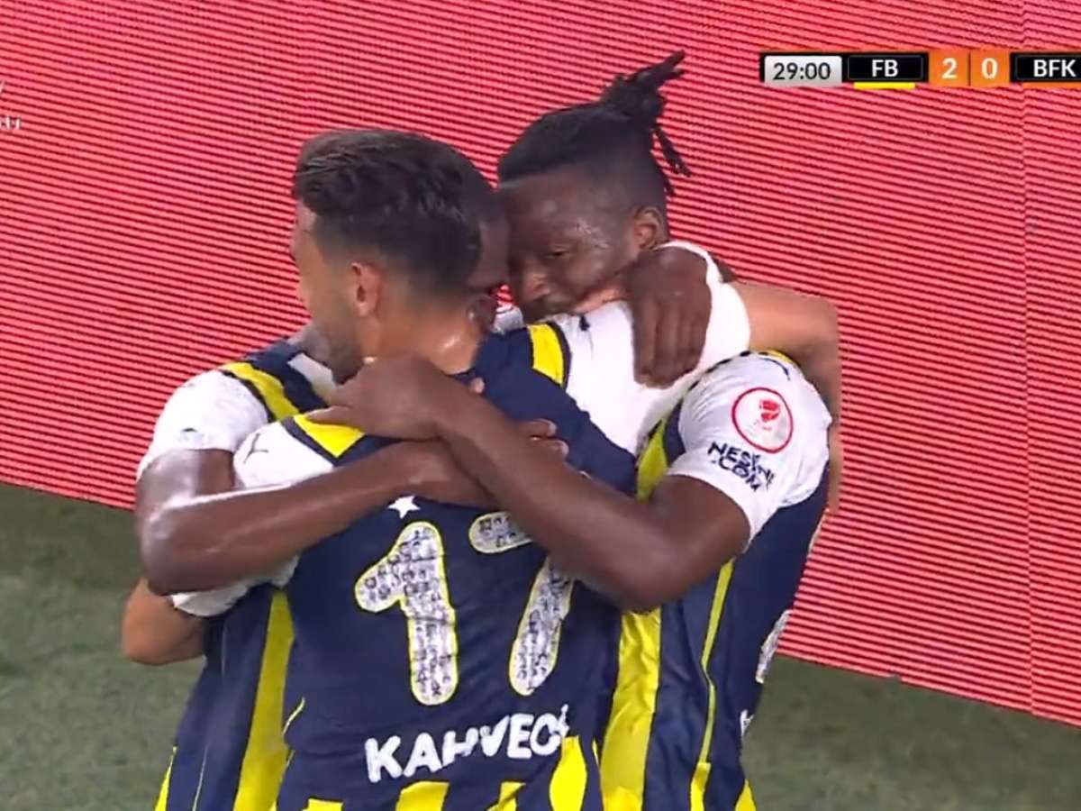 Souza comemora classificação do Fenerbahçe na Copa da Turquia - Lance!