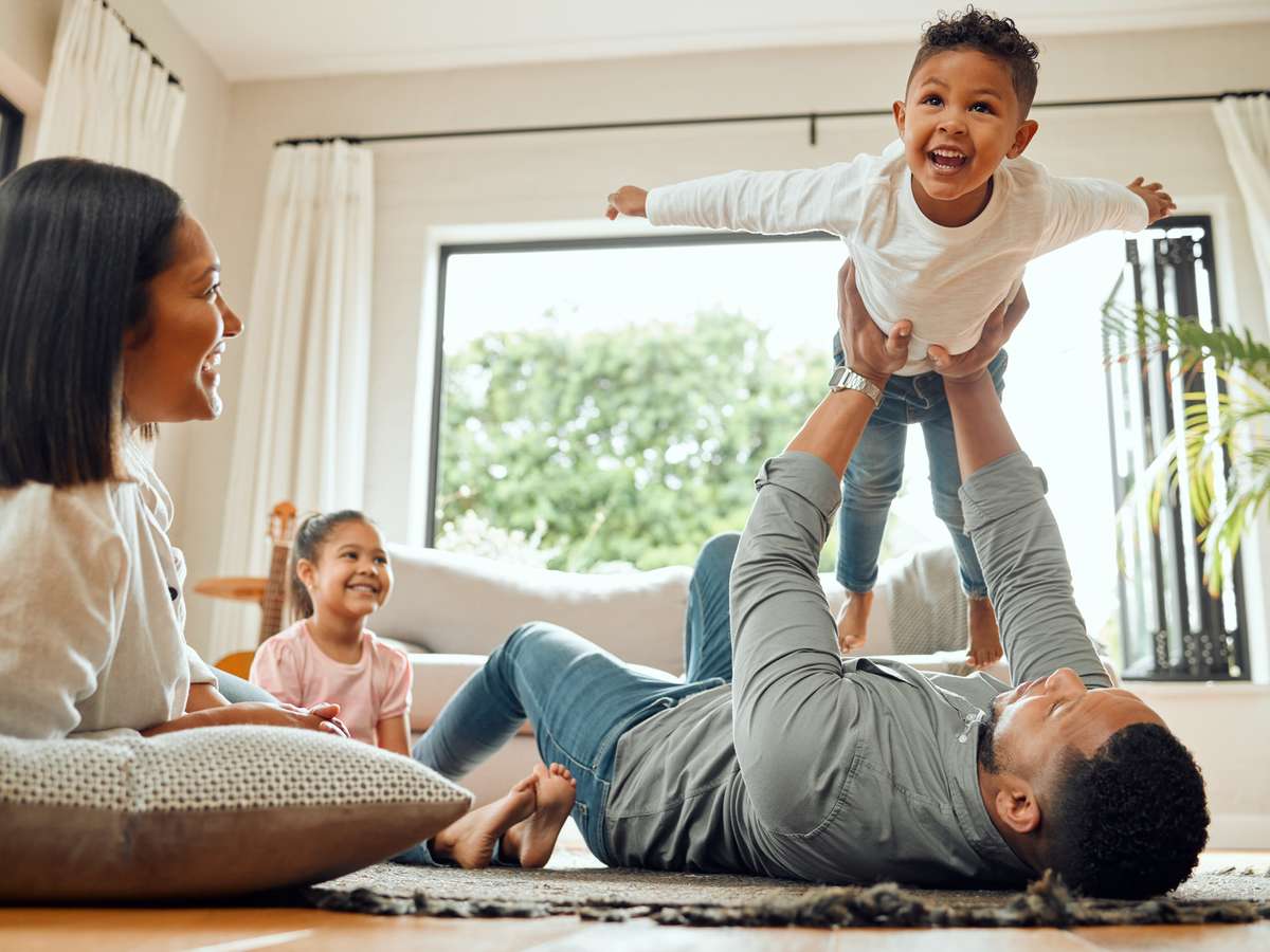 Jogos divertidos para reunir toda a família em casa