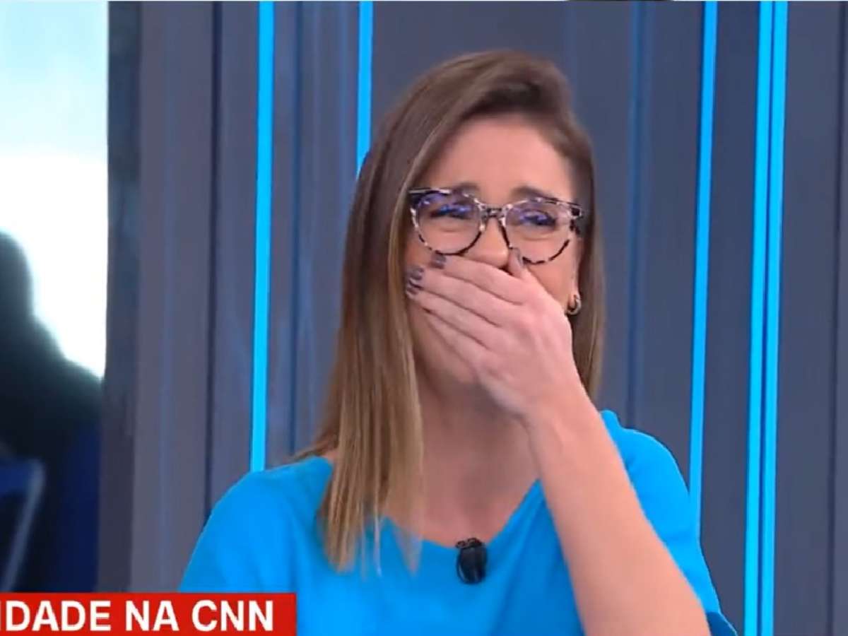 Comentarista tira a roupa na CNN Brasil e deixa Elisa Veeck chocada:  