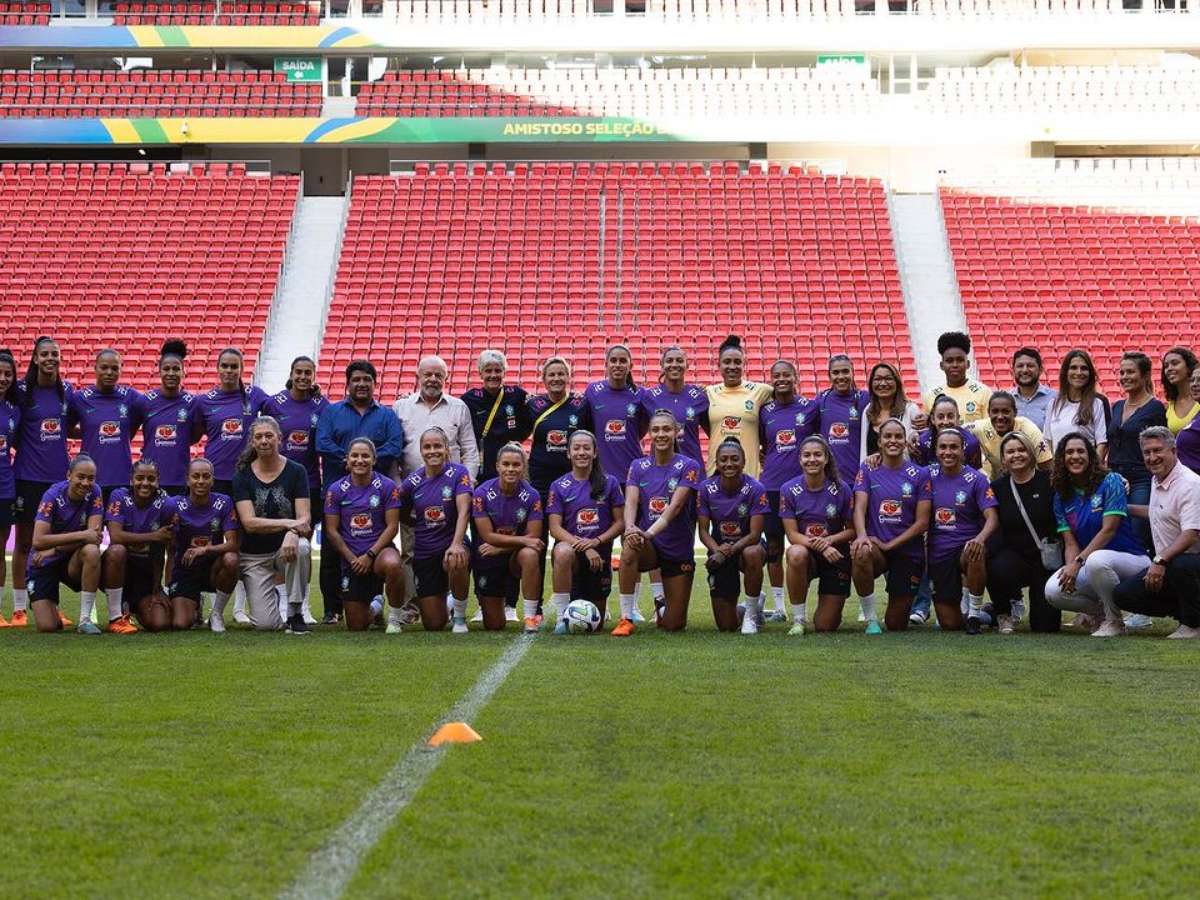 Menos investimento e proibição: por que seleção feminina de futebol não é  tão bem-sucedida quanto masculina - BBC News Brasil