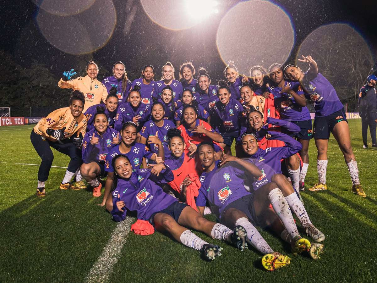 Futebol feminino no Brasil vai da proibição ao melhor momento