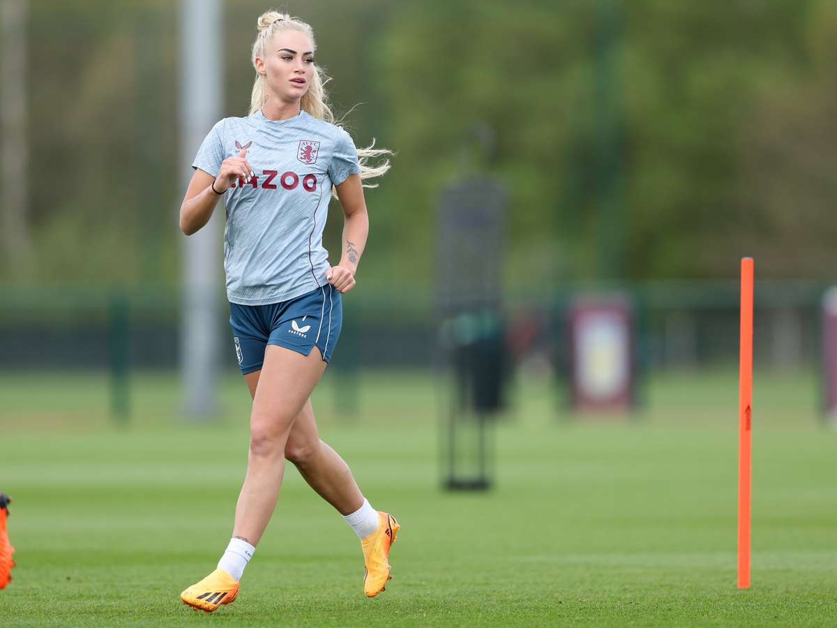 Futebol feminino cresceu, mas formação de novas jogadoras