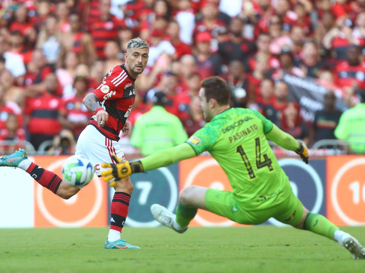 Flamengo relaciona 24 jogadores contra o América; veja