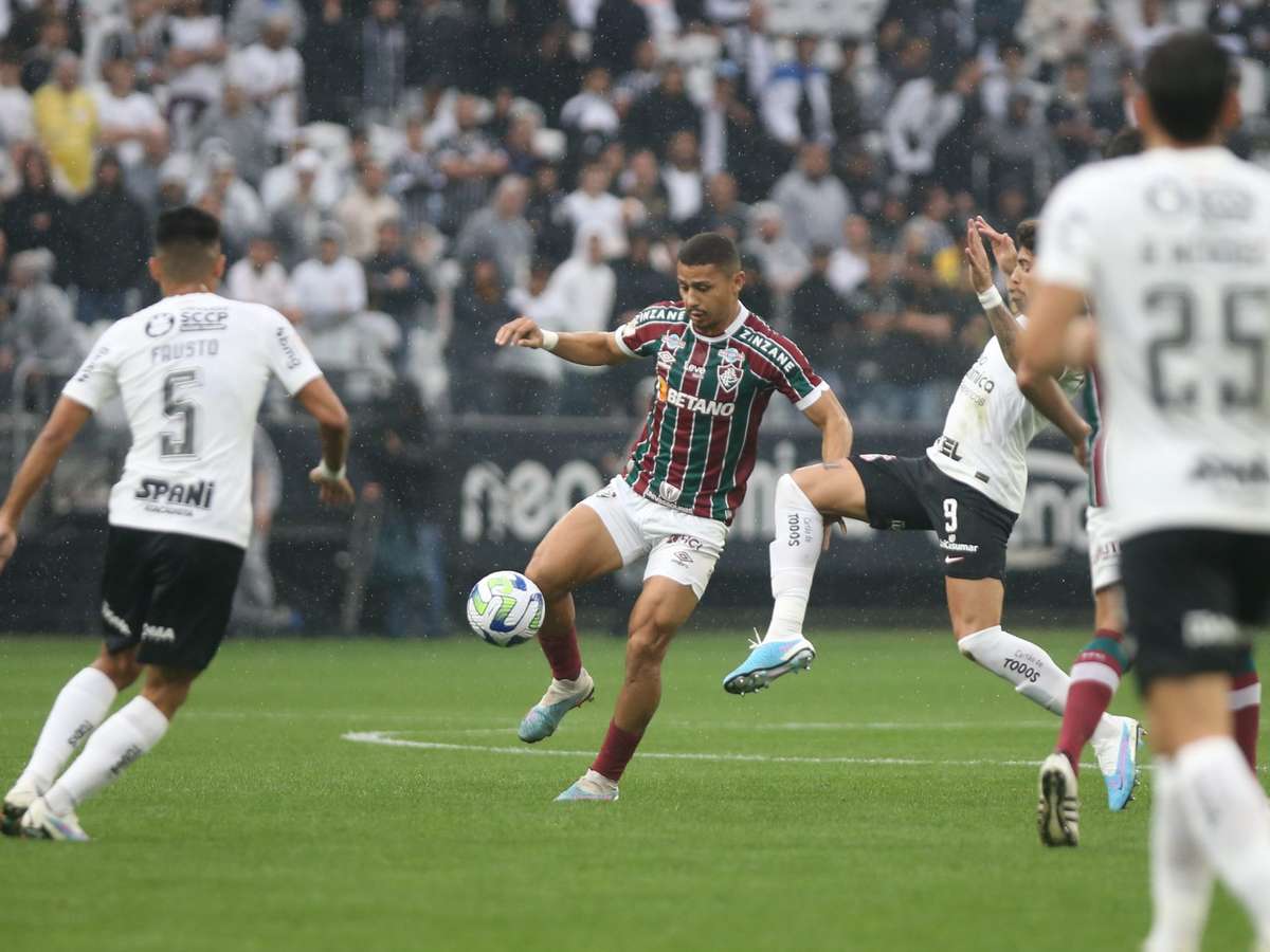 Besiktas faz proposta por Nino, mas Flu recusa; veja os valores oferecidos  