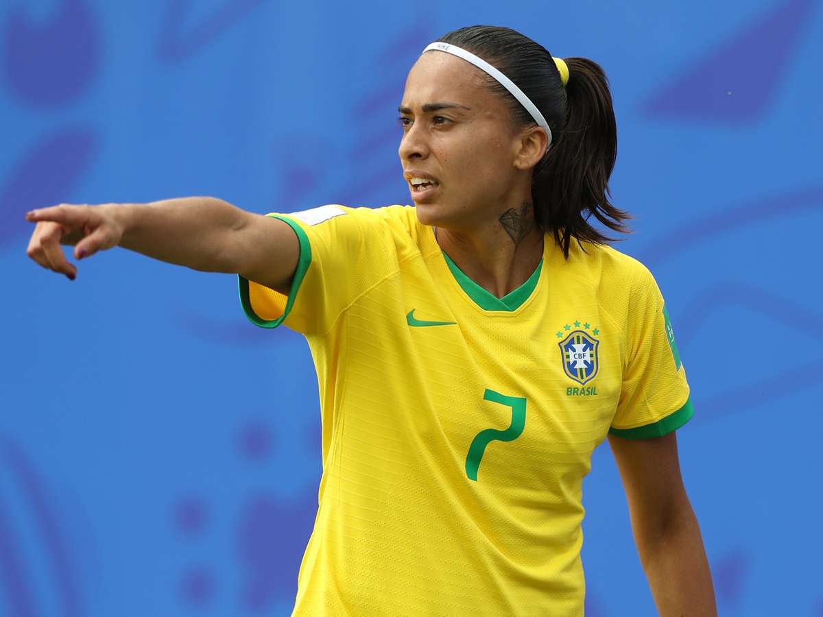 Andressa Alves diz que Brasil vai ter de jogar tudo contra a Jamaica