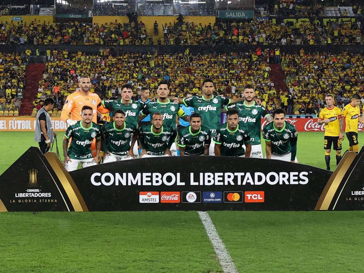 Em retomada física e técnica, Palmeiras repete escalação do time titular  após três meses - Lance!