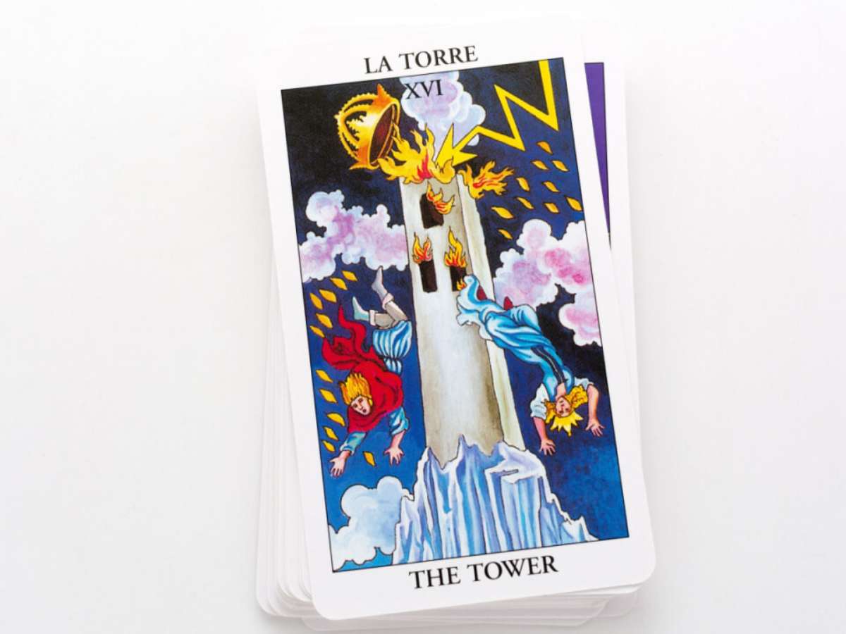 Um Tarot para a Nova Era: a Torre • Guia da Alma