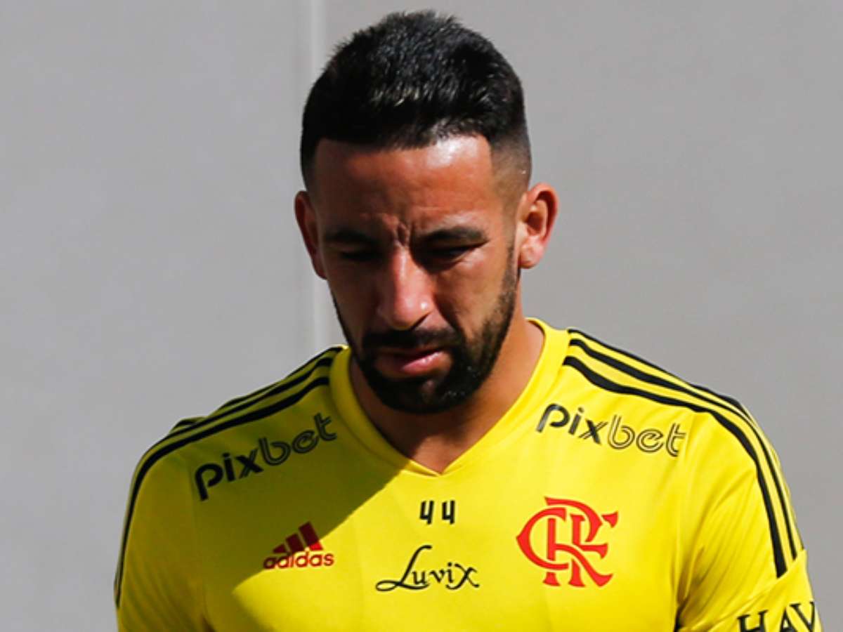 Ex-Fla, Mauricio Isla vive momento complicado na carreira