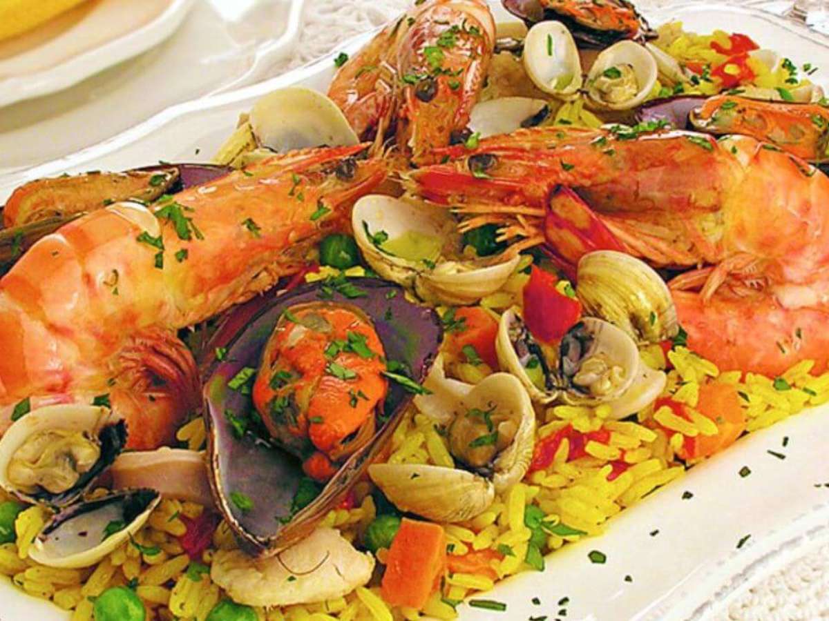Fideuá: receita típica espanhola parecida com a paella - Casa Vogue