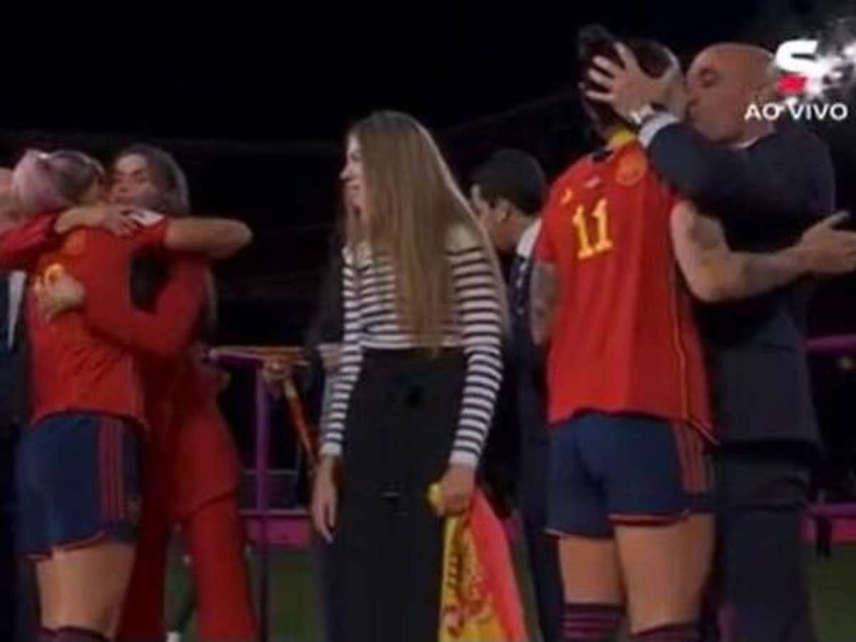 Decisão tensa entre Holanda e Espanha durante Copa do Mundo da