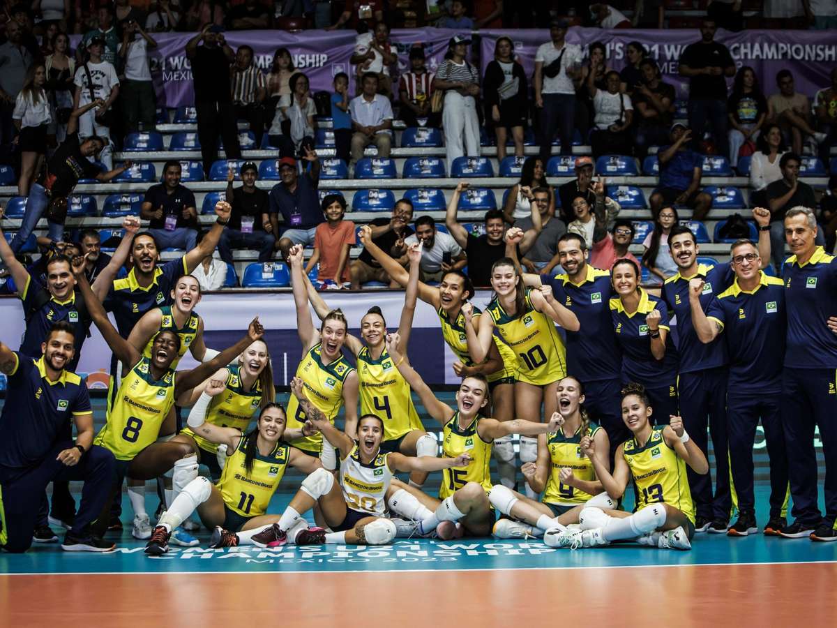 Vôlei feminino: Brasil vira sobre a China e volta a vencer no Mundial -  Massa News