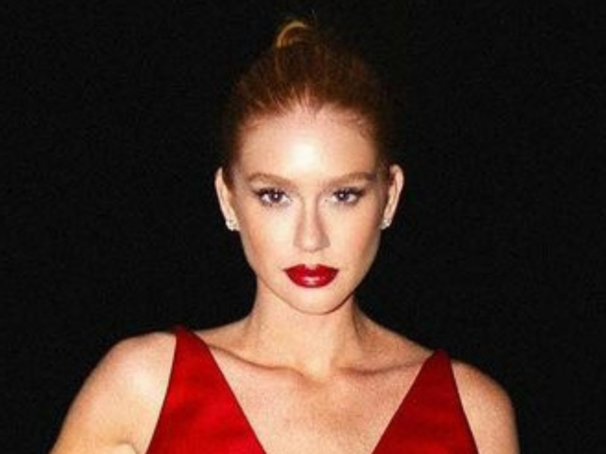 ELLE Impressa - Volume 11 - Capa Marina Ruy Barbosa Look Vermelho