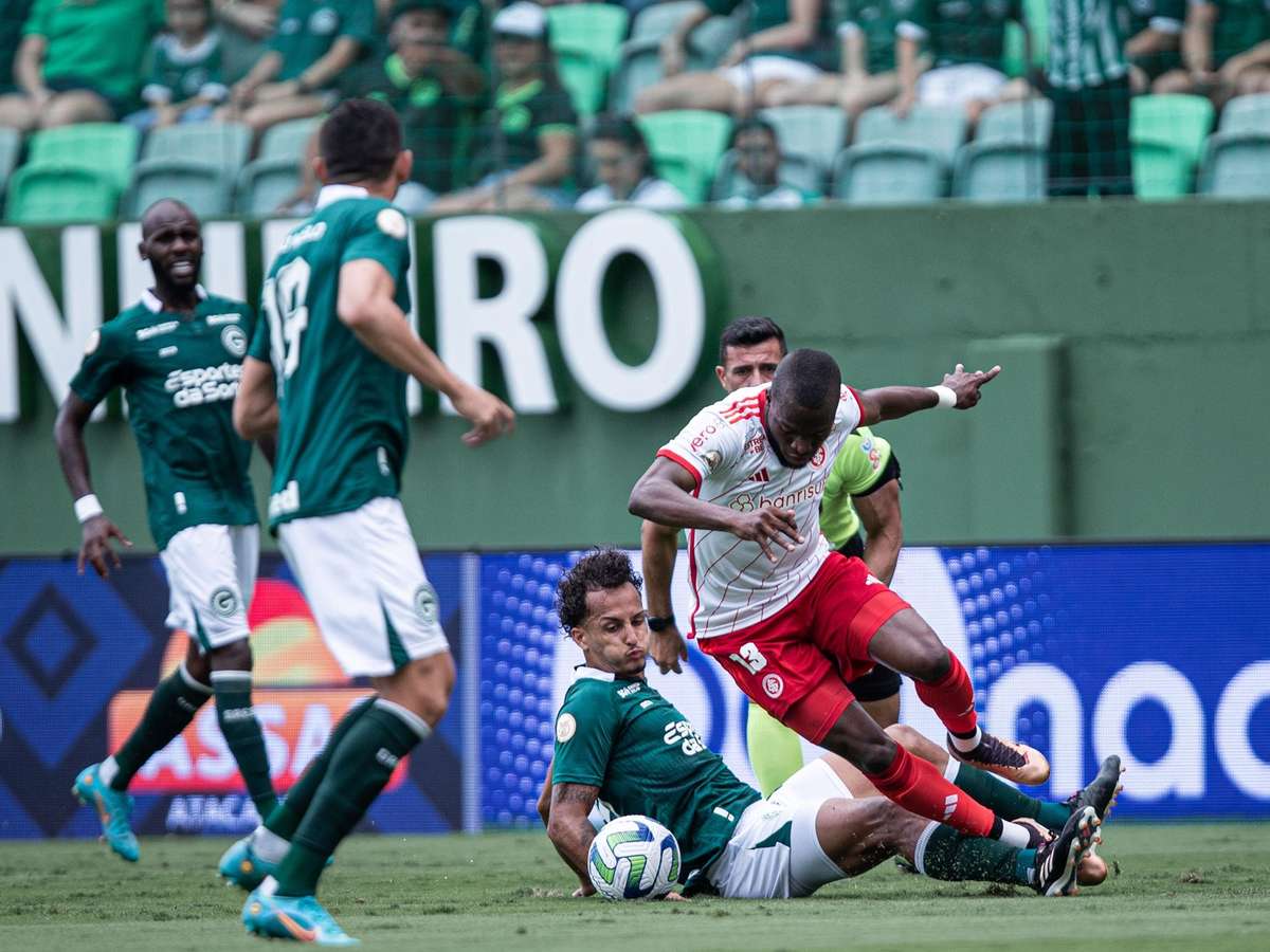 Em jogo com três expulsões, Goiás e Internacional empatam sem gols