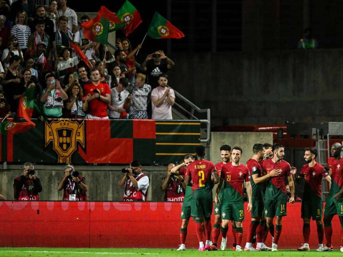 Portugal goleia Lituânia com três de CR7 nas eliminatórias da Euro