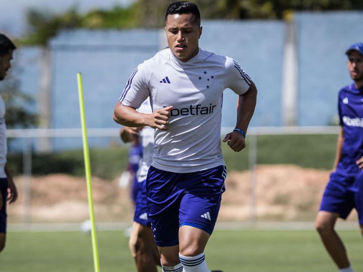 Desejado pelo futebol russo, Marlon indica que ficará no Cruzeiro