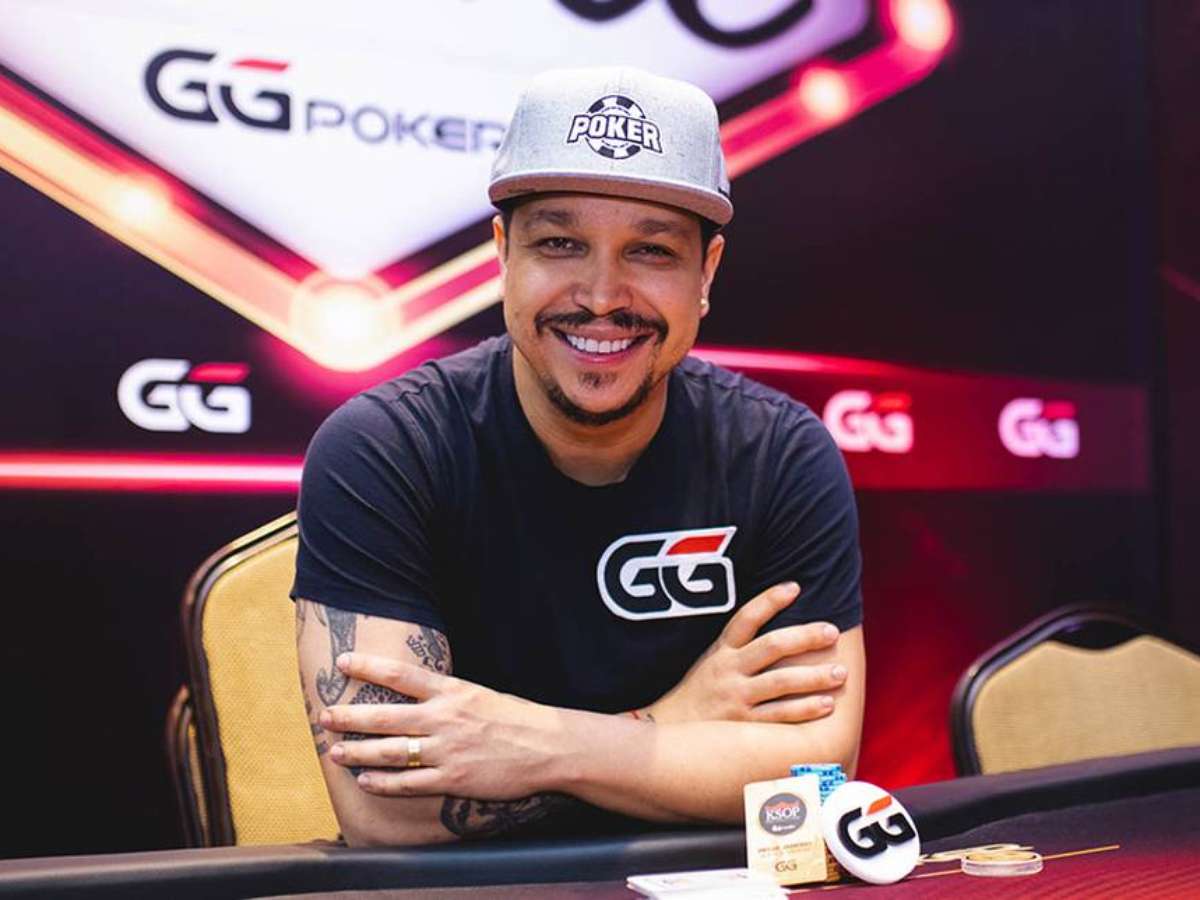 Ganhe dinheiro através do poker online agora mesmo