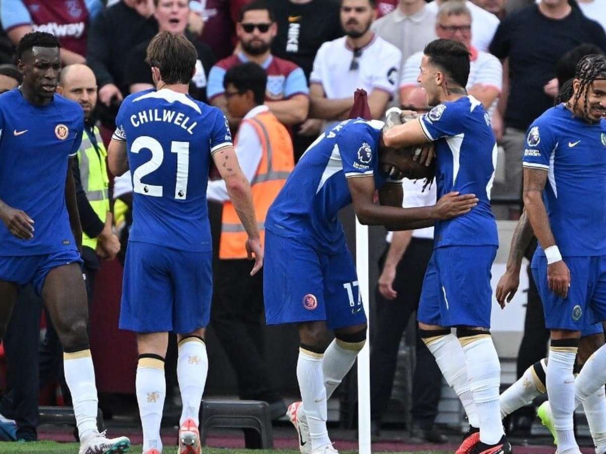 Inteligência Artificial prevê classificação final da Premier League e deixa  Chelsea em maus lençóis