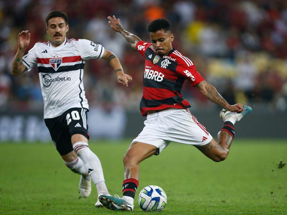 Foi dispensado do São Paulo e agora está liderando o campeonato no