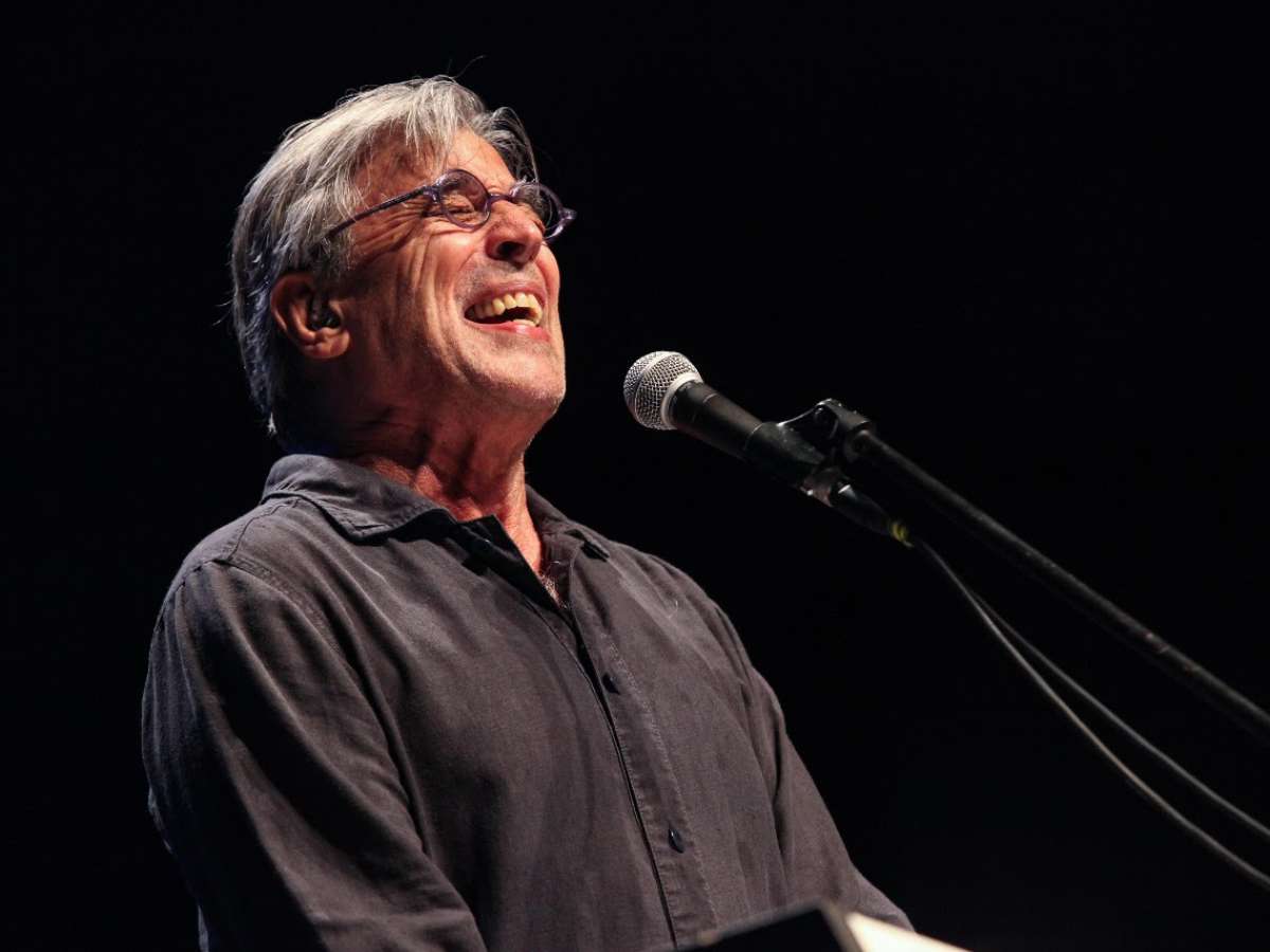 Ivan Lins apresenta turnê 'A gente merece ser feliz' em Belém