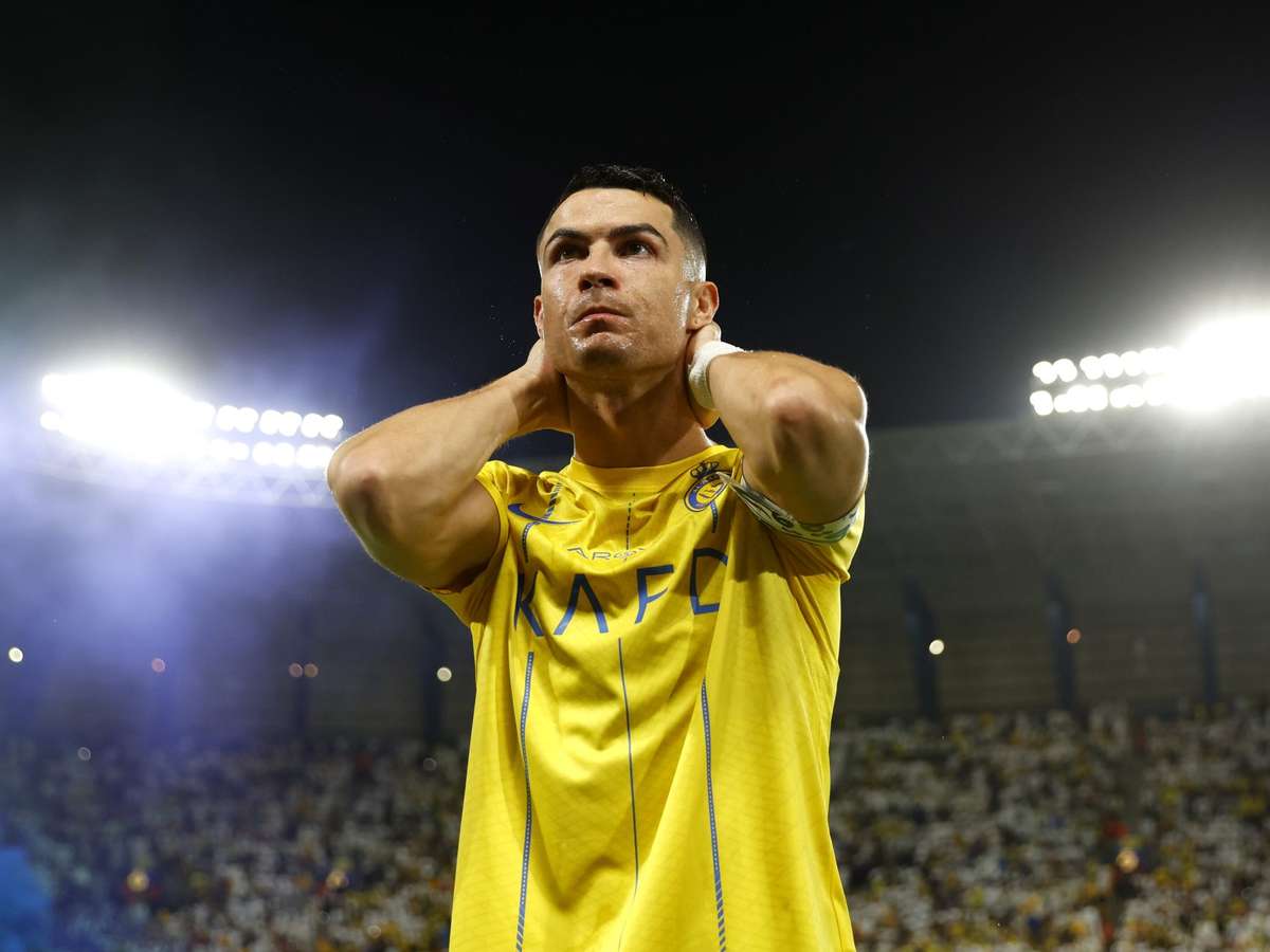 Cristiano Ronaldo brilha em vitória do Al-Nassr em jogo comandado por  Daronco