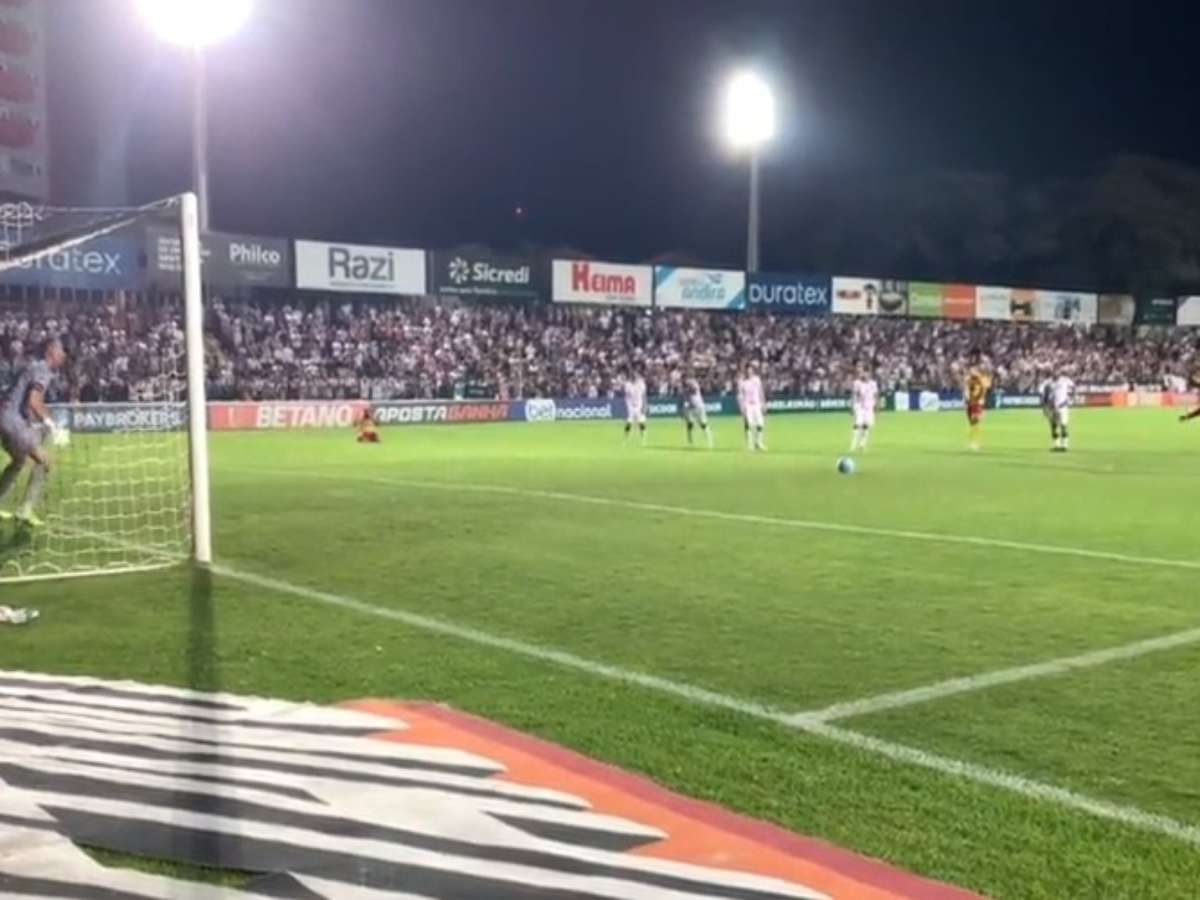 De virada! Brusque marca quatro gols, vence Operário e se aproxima da série  B