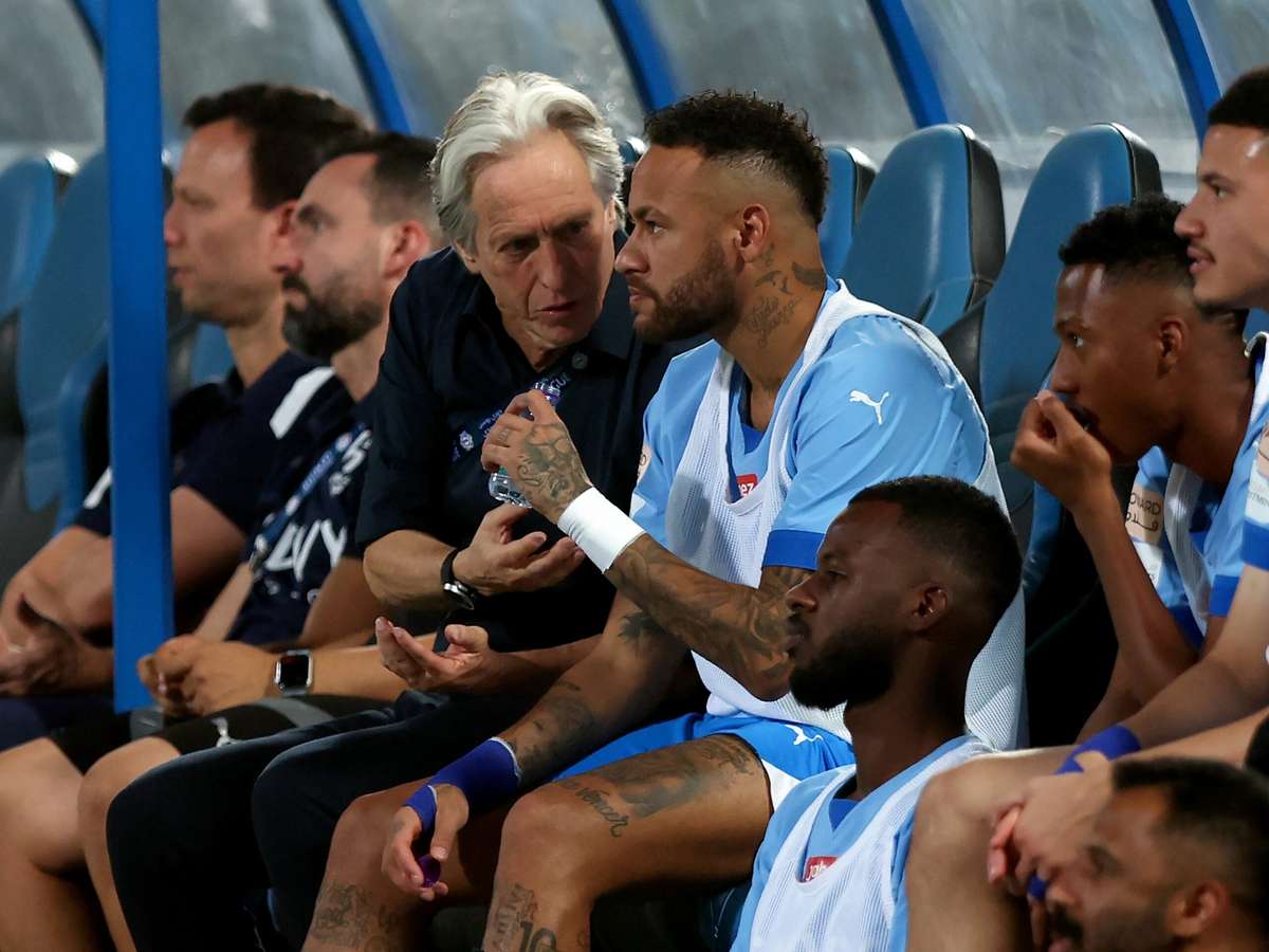 Jorge Jesus e jogadores do Al-Hilal desejam melhoras a Neymar