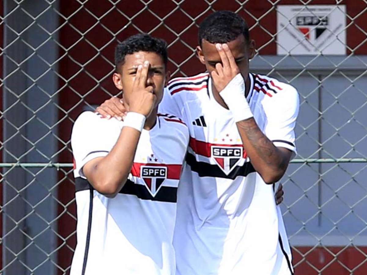 São Paulo parabeniza dupla de Cotia campeã mundial sub-17 - Gazeta