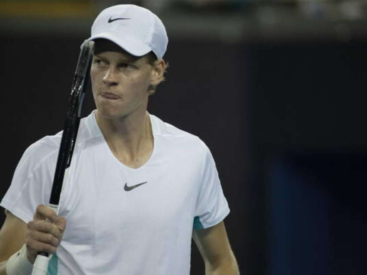 Jannik Sinner vence Carlos Alcaraz e avança a final do ATP 500 de Pequim 