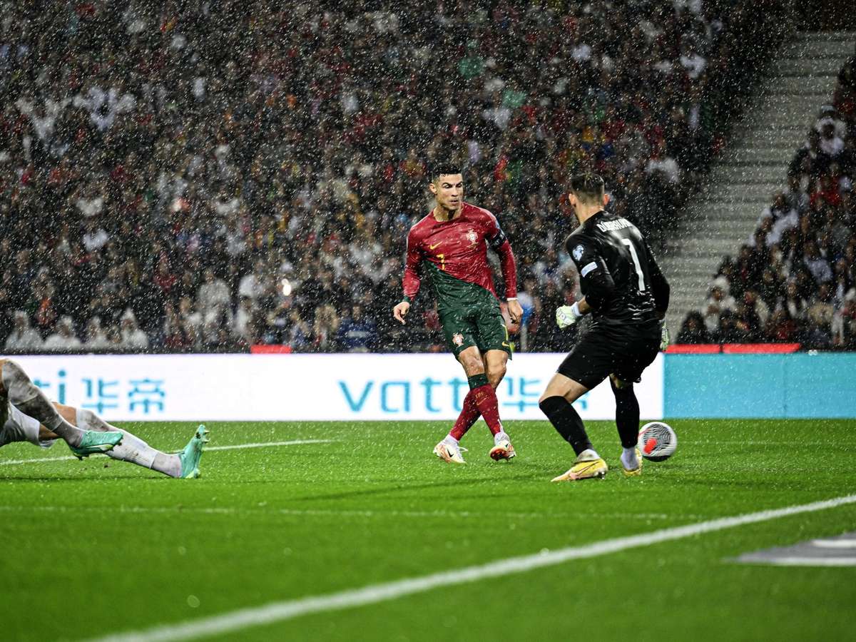 Cristiano Ronaldo, Portugal vence Eslováquia e vai à Euro 2024