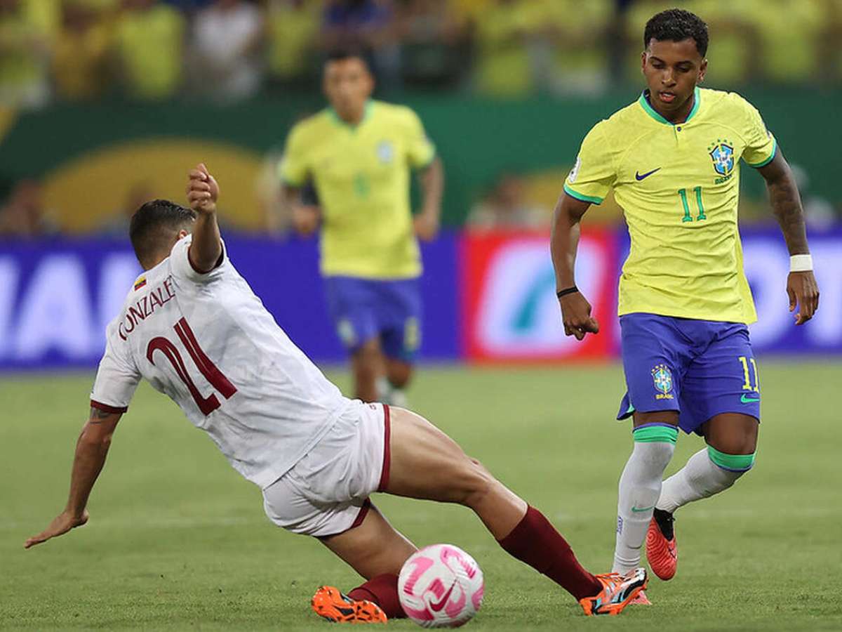 Brasil tinha seis jogadores no ataque quando levou o gol de empate