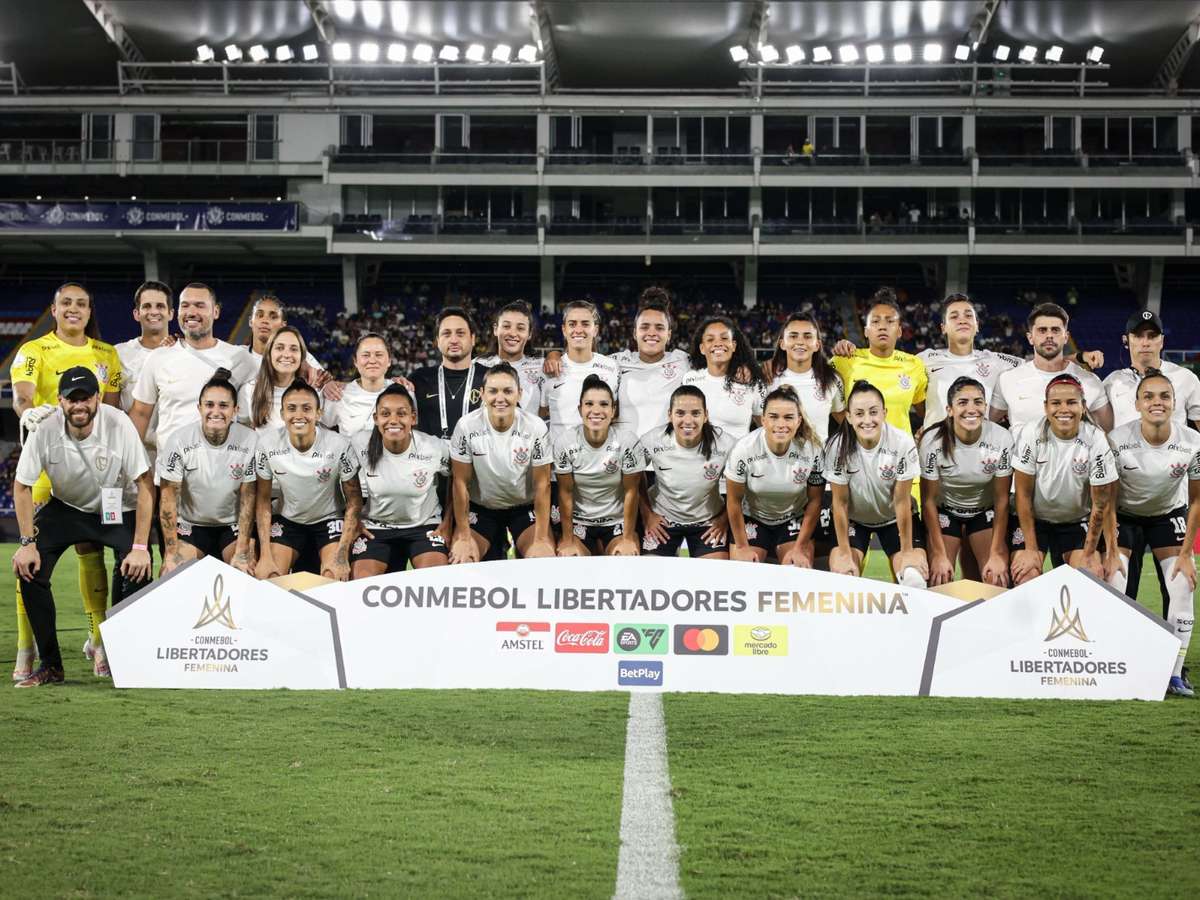 Lelê tem atuação de gala, garante título do Corinthians e faz