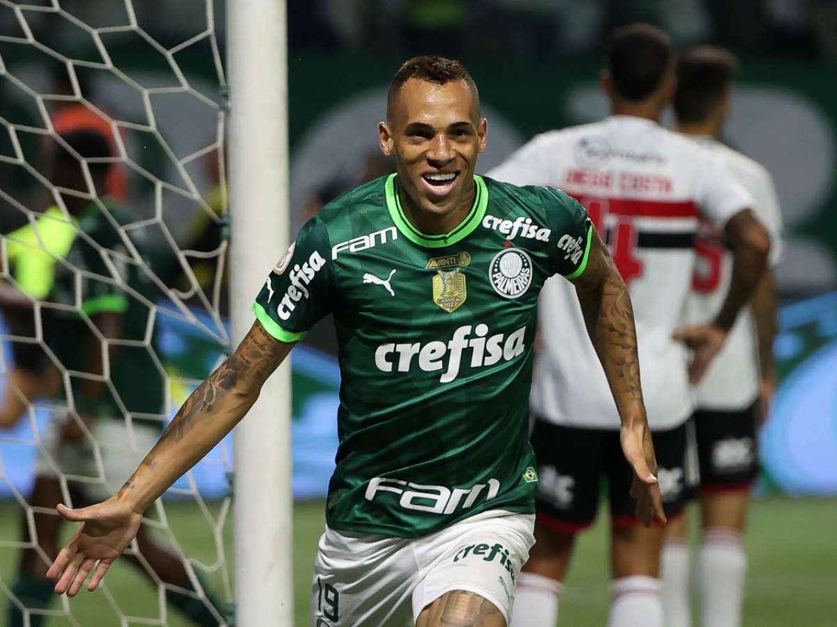 Palmeiras é campeão paulista com goleada sobre o São Paulo