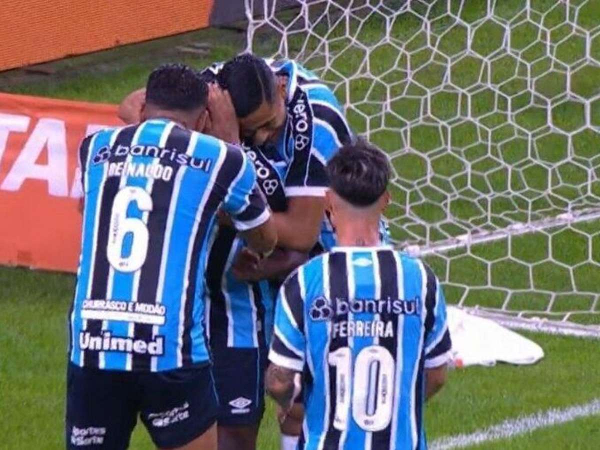 Thiago Maia escolhe música no Flamengo e avisa: 'Bola passa, jogador, não